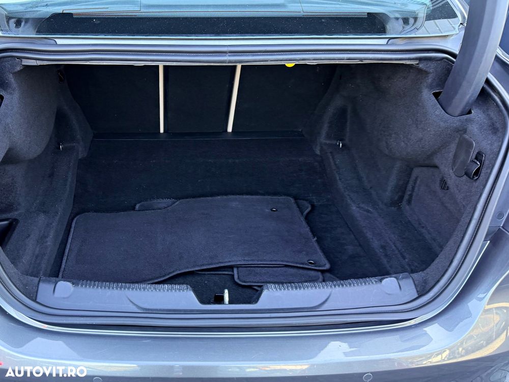 Jaguar XE 20d Aut. Prestige - 19