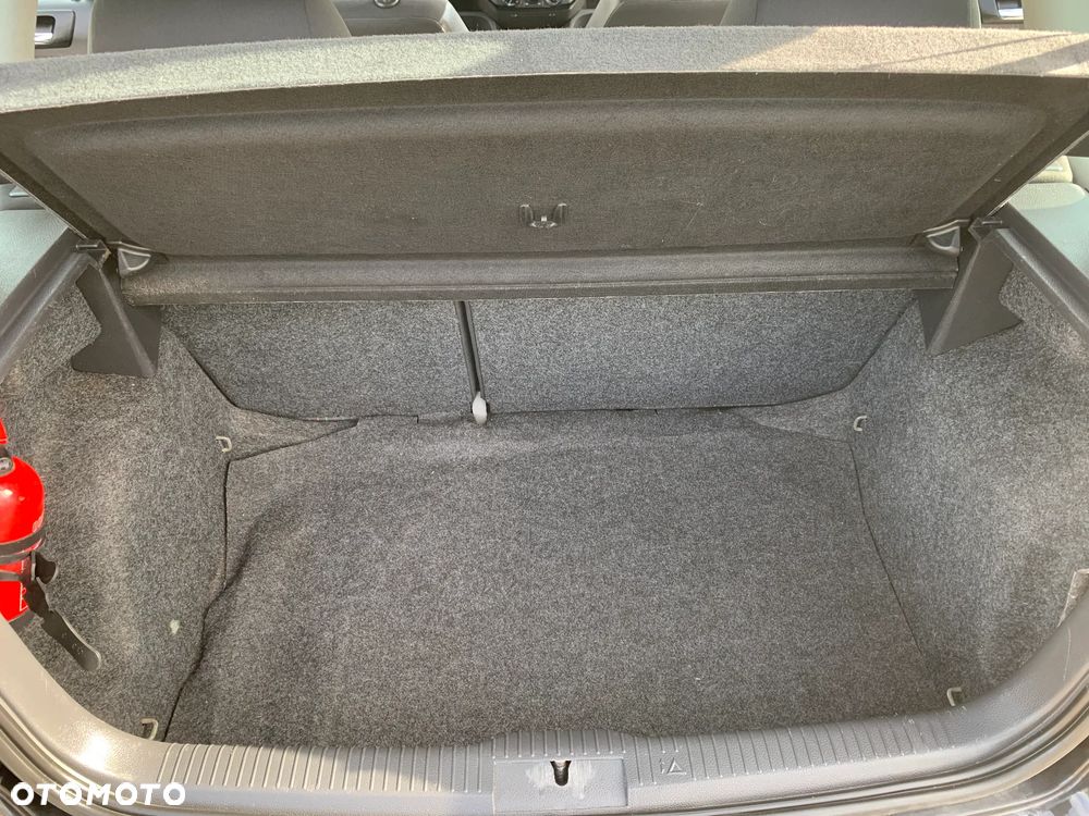 Volkswagen Polo - 19