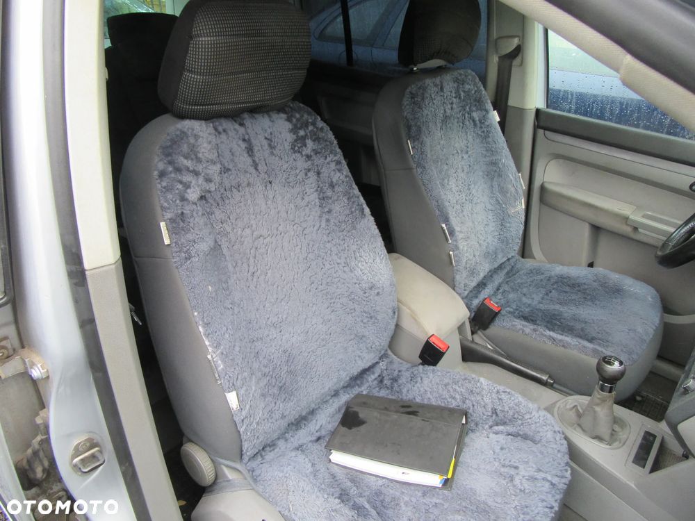 Volkswagen Touran 1.6 FSI - 13