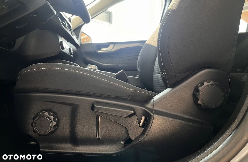 Ford Kuga 2.5 Duratec FHEV 4x4 TITANIUM - 23