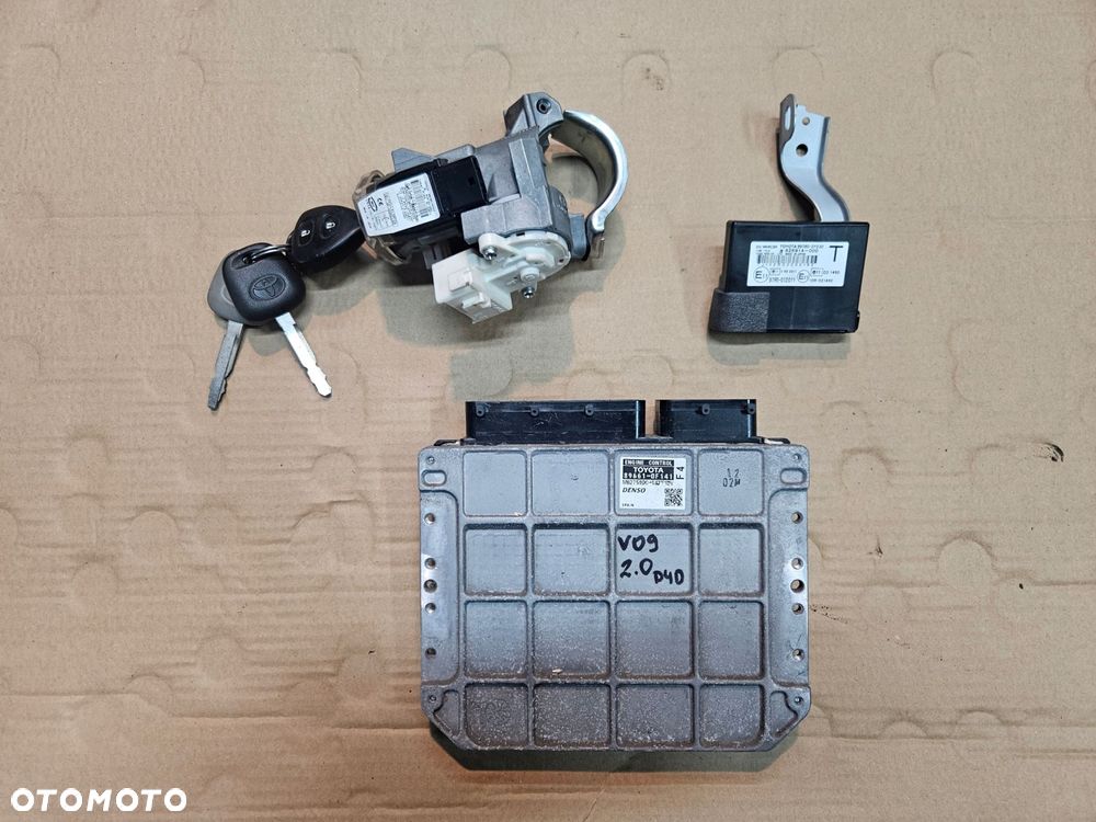 toyota verso 09-15 komputer kluczyk 0f141 - 1