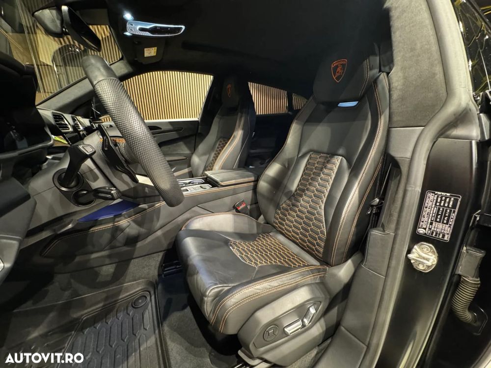 Lamborghini URUS - 22