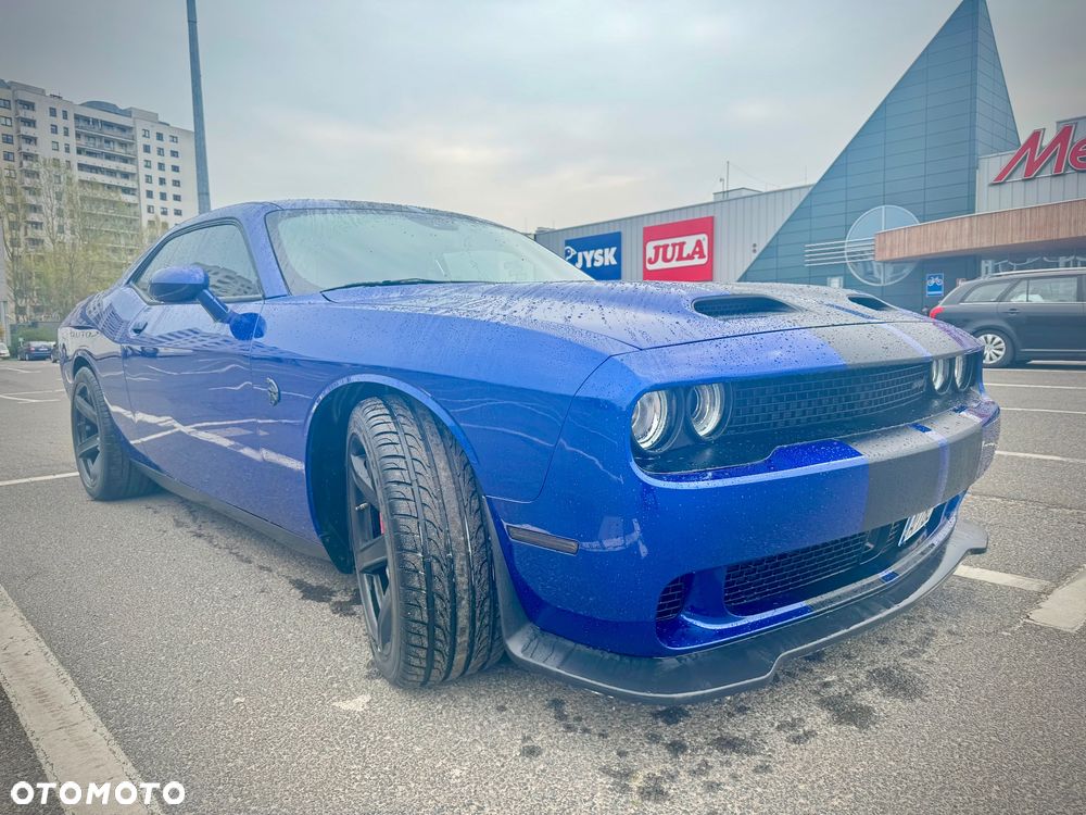 Dodge Challenger - 8