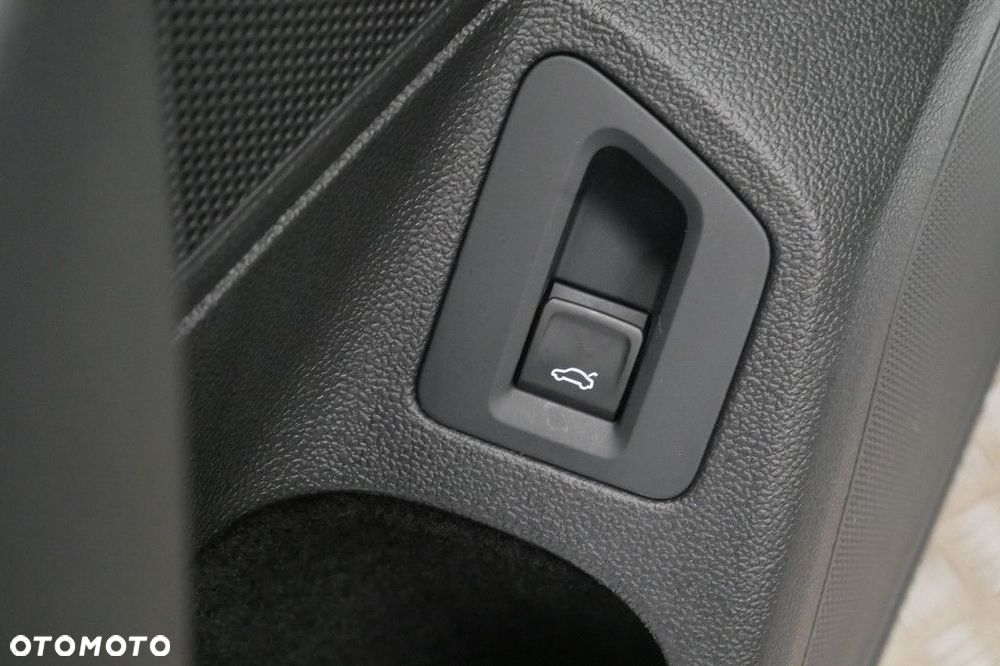 Volkswagen Passat 1.5 TSI EVO Business - 17