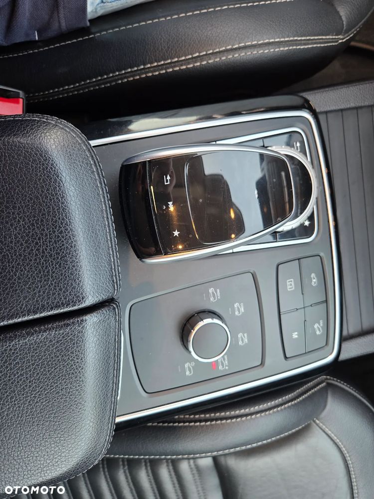 Mercedes-Benz GLE - 22