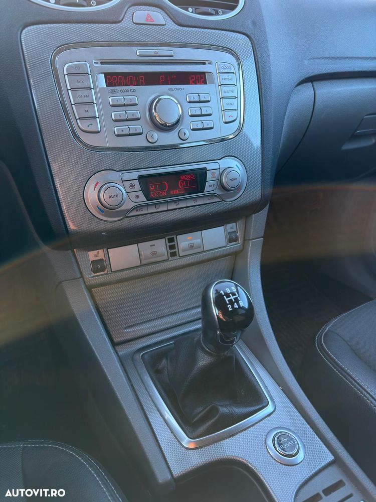 Ford Focus 1.6 TDCi DPF Titanium - 11