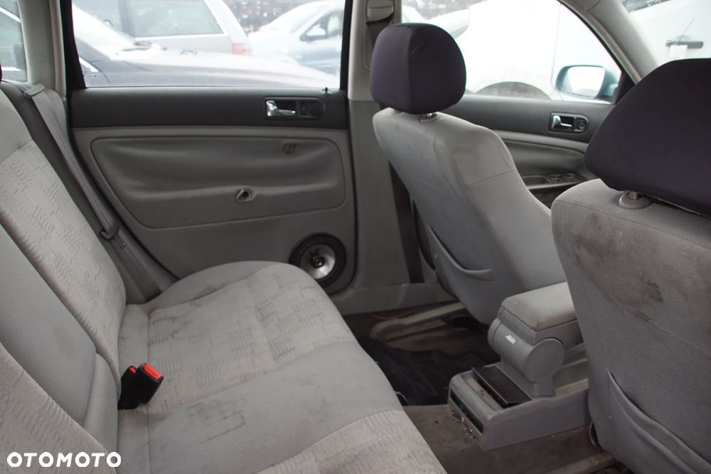 Auto na części - VW Passat B5 1.8 20V 125 KM ADR DHZ LB6N 1998R Skrzynia Drzwi Maska Klapa Zderzak Błotnik Lampa Klamka Lusterko Szyba Deska Kokpit Sterownik Moduł Czujnik Licznik Panel Kierownica - 15