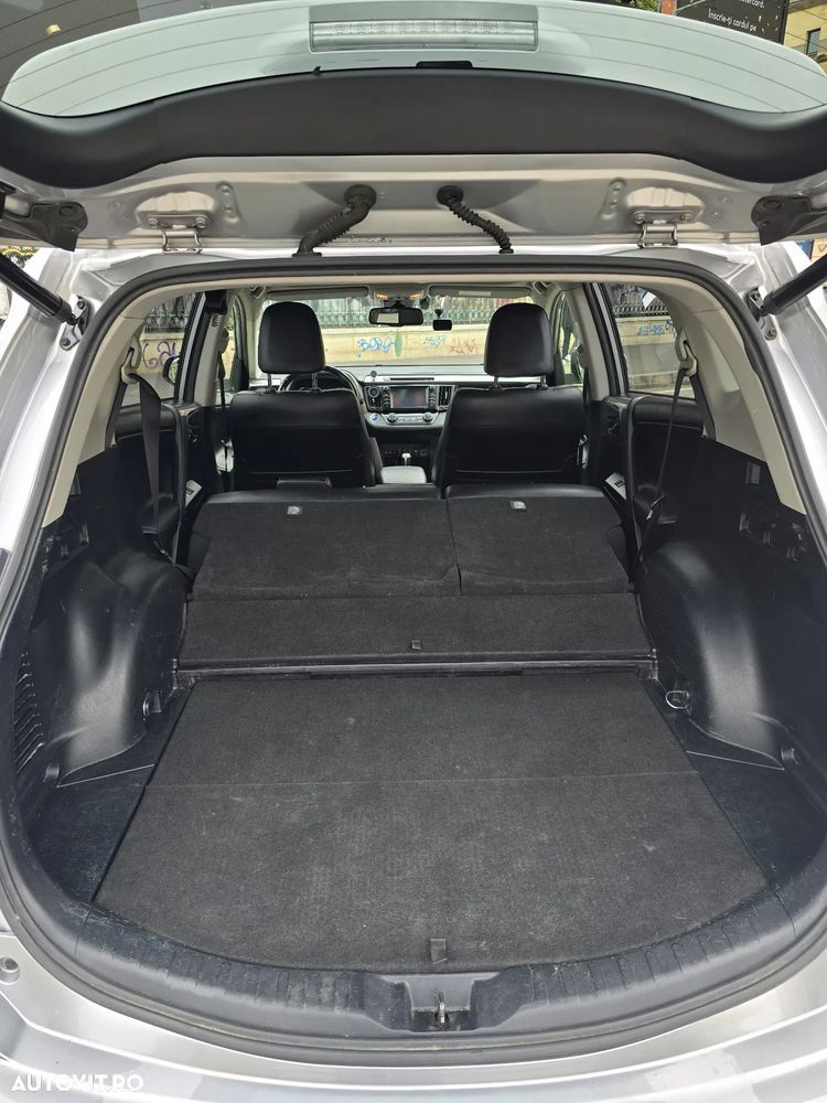 Toyota RAV4 - 11