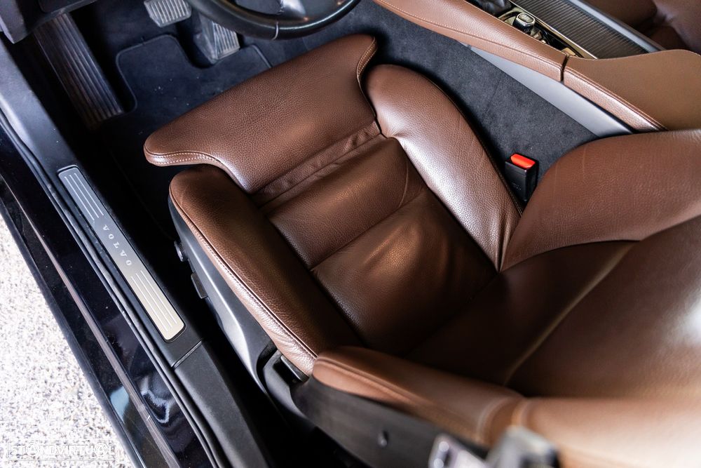 Volvo V90 D4 AWD Geartronic - 26