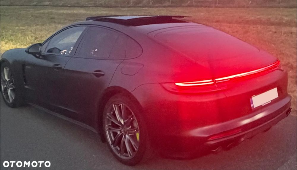 Porsche Panamera 4 Platinum Edition - 9