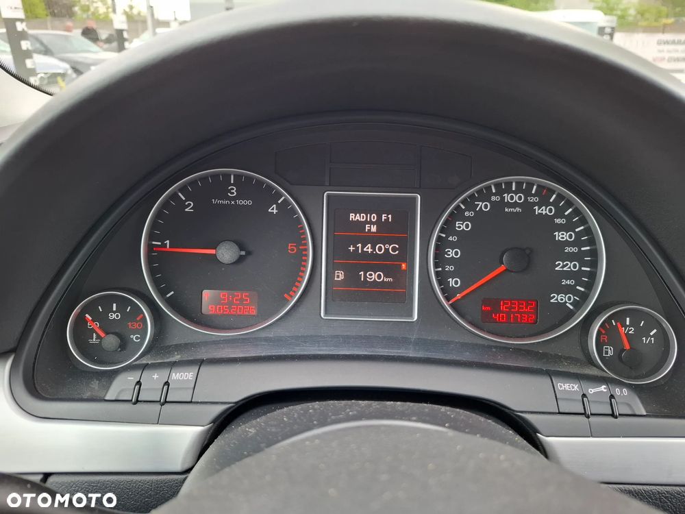 Audi A4 Avant 2.0 TDI - 14