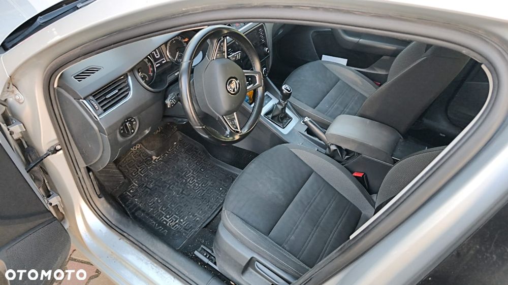 Skoda Octavia 1.6 TDI Ambition - 6