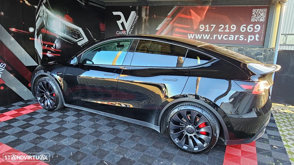 Tesla Model Y Performance Dual Motor AWD - 34