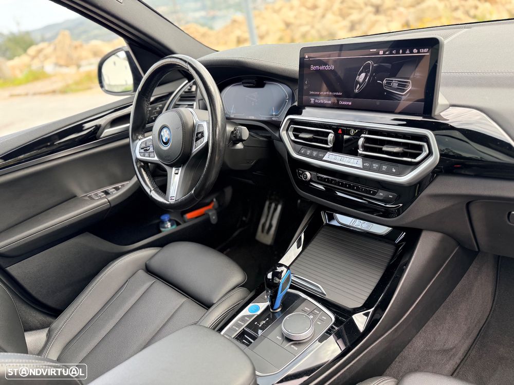 BMW iX3 M Sport Impressive - 19