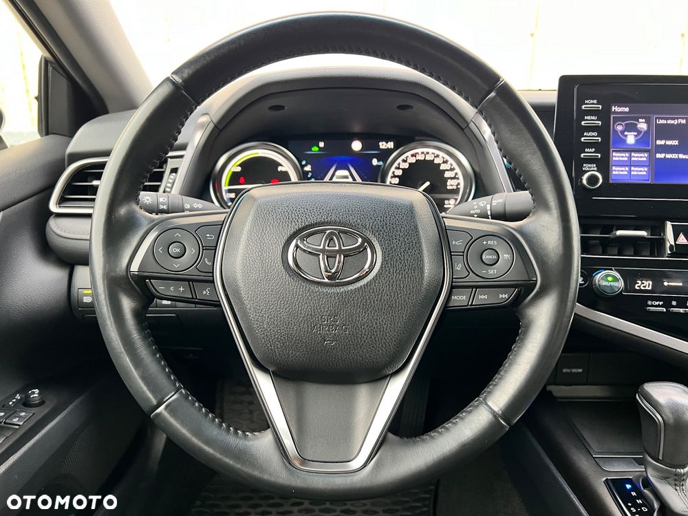 Toyota Camry 2.5 Hybrid Comfort CVT - 24