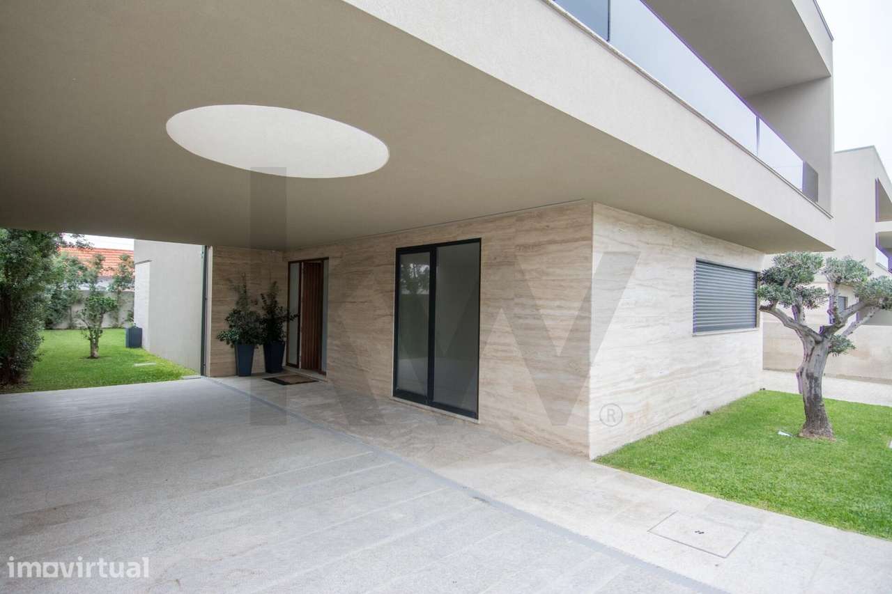 Moradia isolada T4 em Mindelo: Luxo, 4 Suítes e Piscina Aquecida perto - Grande imagem: 3/24