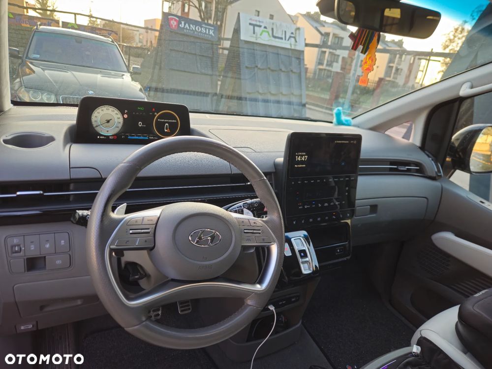Hyundai Staria - 9