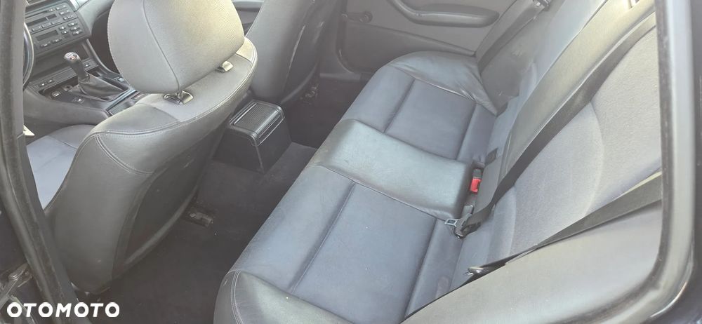 BMW Seria 3 325i Edition Lifestyle - 11