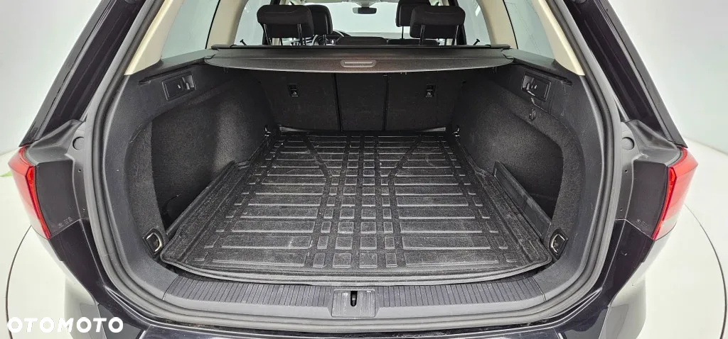 Volkswagen Passat - 21
