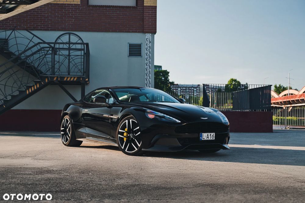 Aston Martin Vanquish Coupe - 11