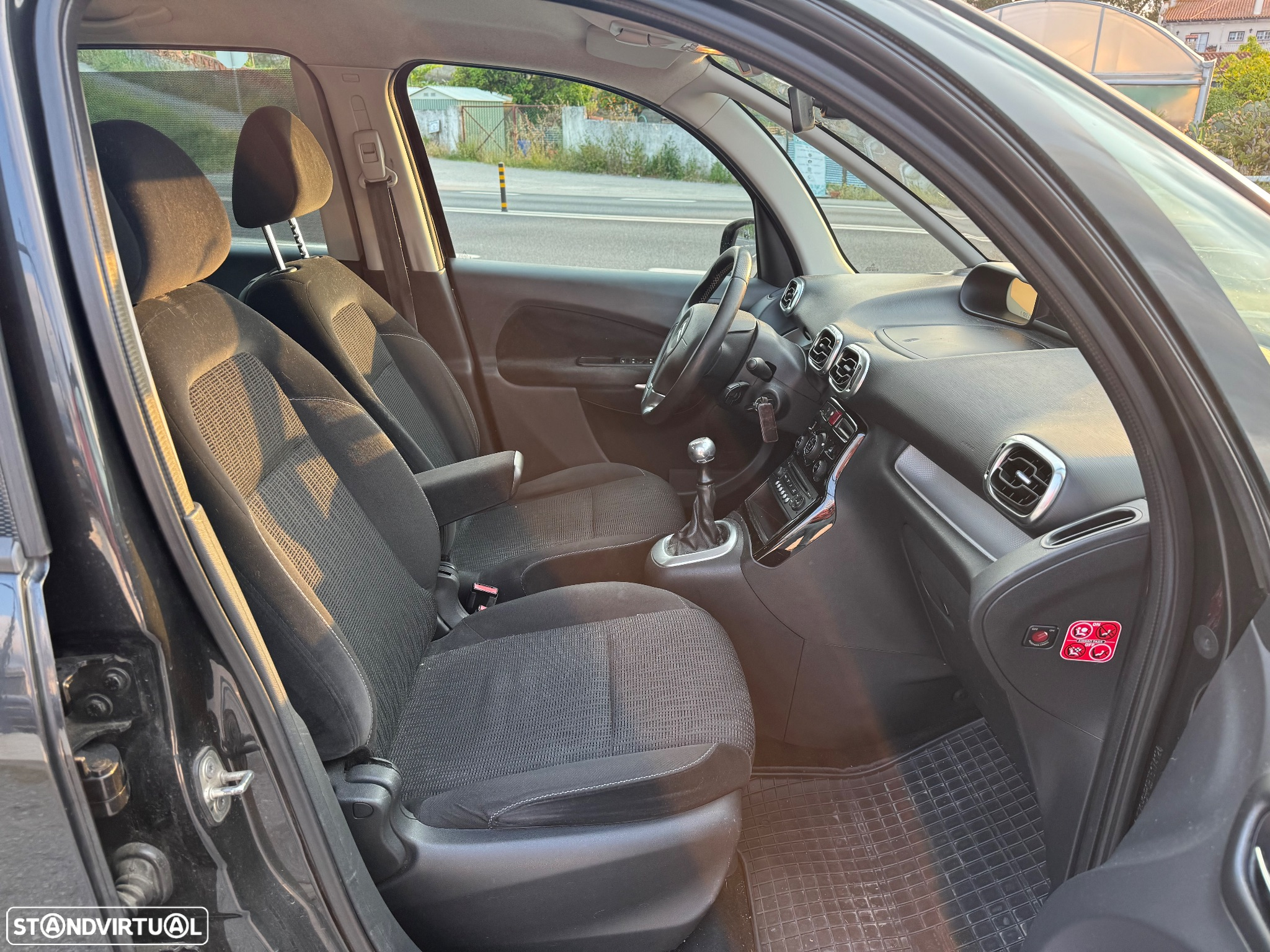 Citroën C3 Picasso 1.6 HDi Exclusive Airdream - 17