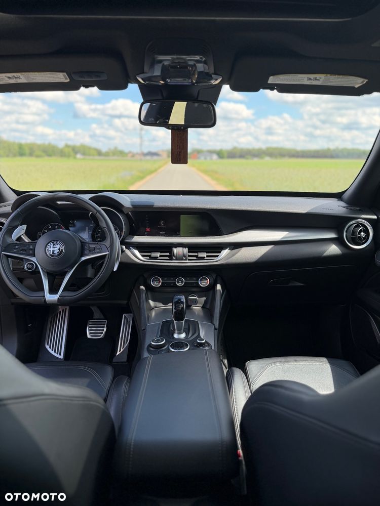 Alfa Romeo Stelvio 2.0 Turbo 16V AT8-Q4 Lusso Ti - 14
