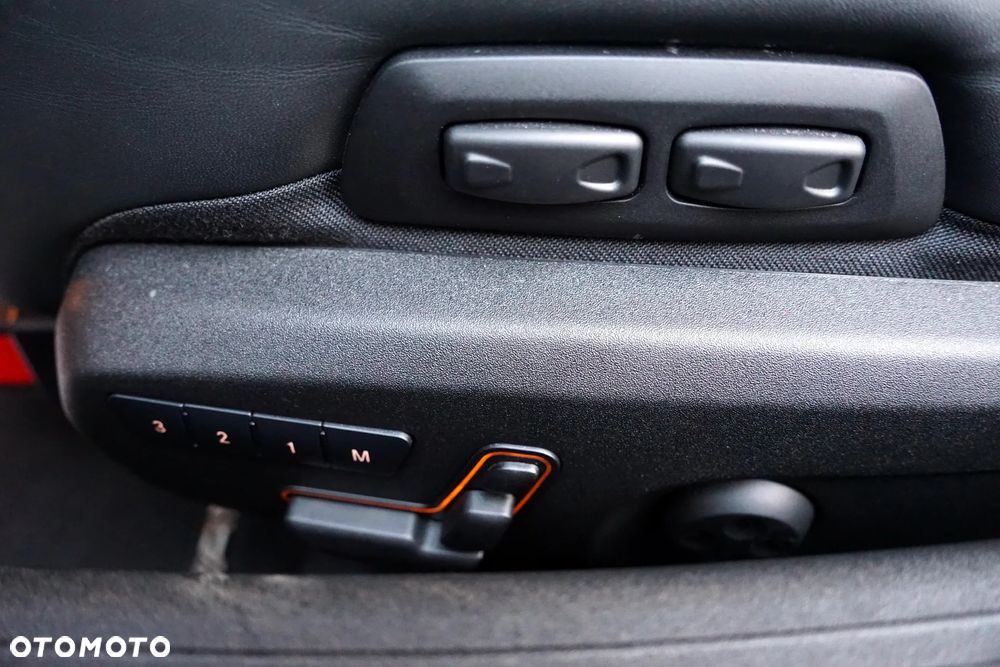 Mercedes-Benz AMG GT R - 28