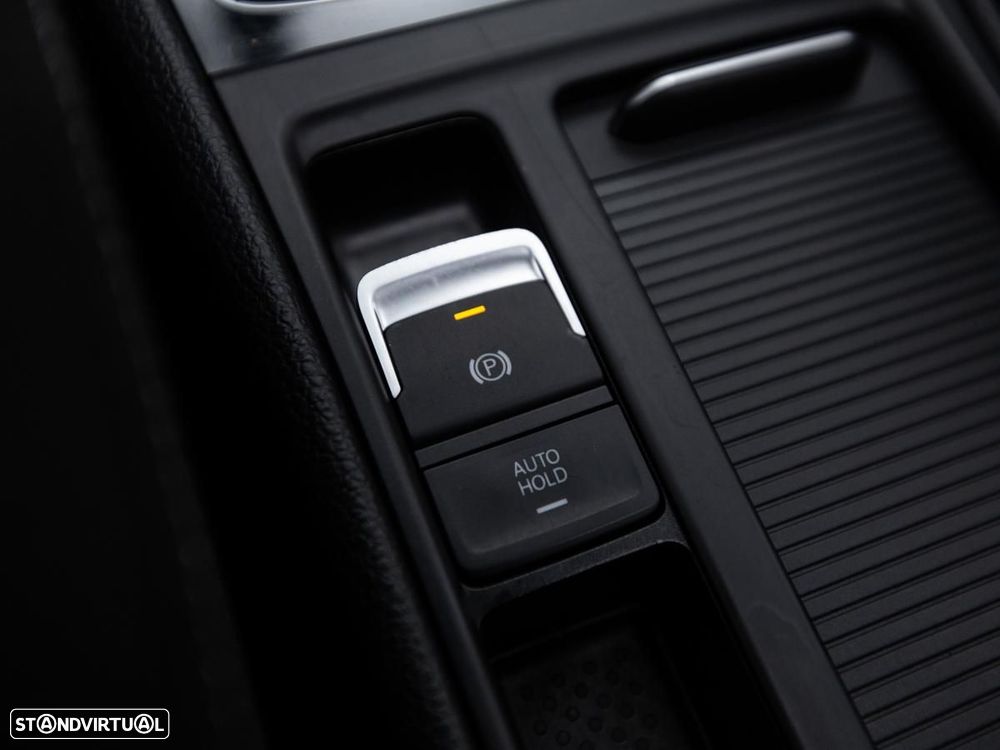 VW Golf Variant R 4Motion (BlueMotion ) DSG - 23