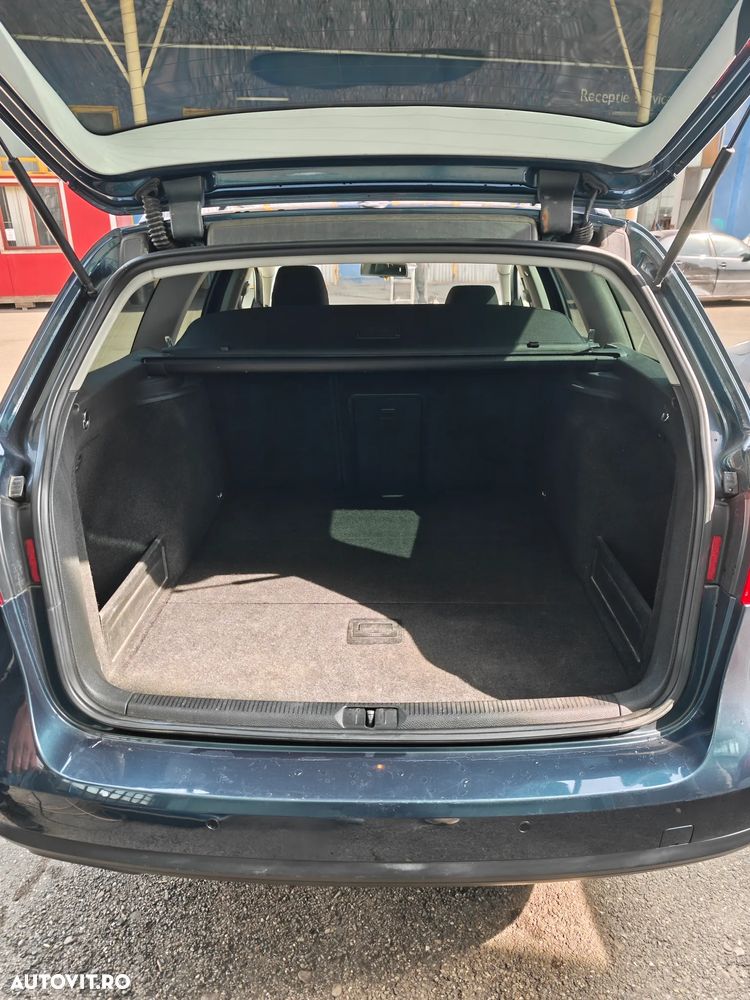 Volkswagen Passat 2.0 TDI DPF Comfortline - 12