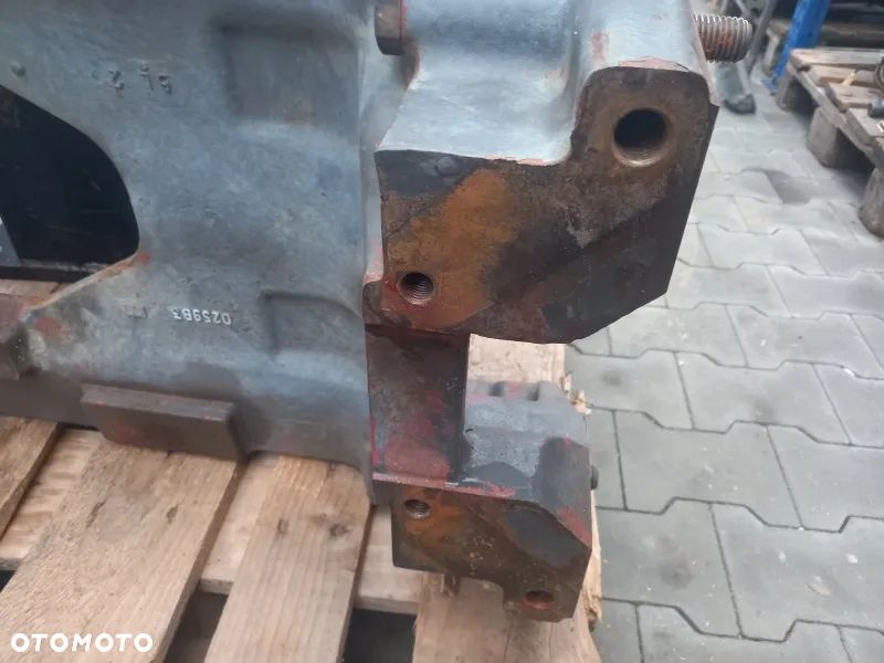 Wspornik przedniego mostu kołyska 0259B3 Massey Ferguson 6180 - 3