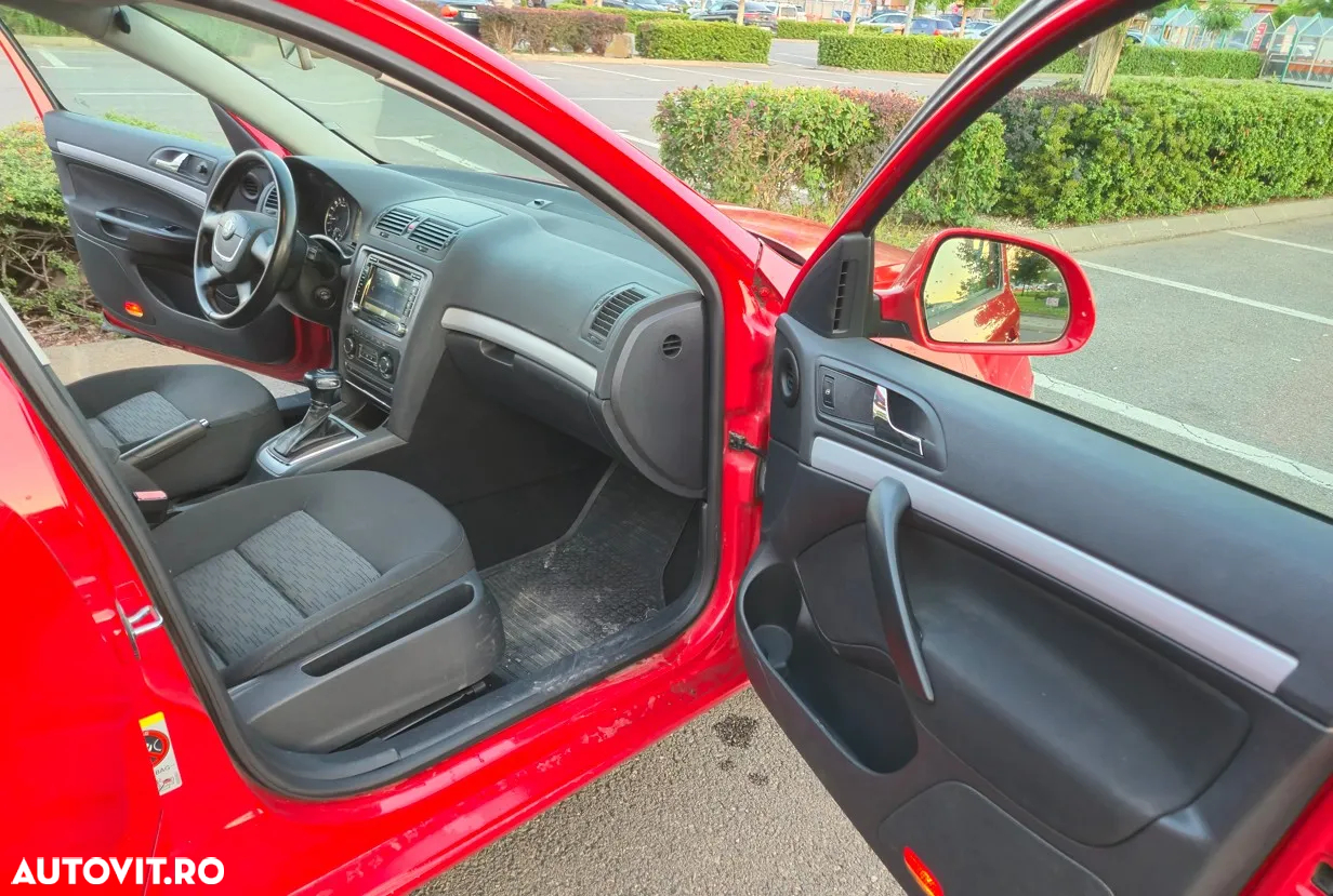 Skoda Octavia Combi 1.6 TDI Ambiente DSG - 10