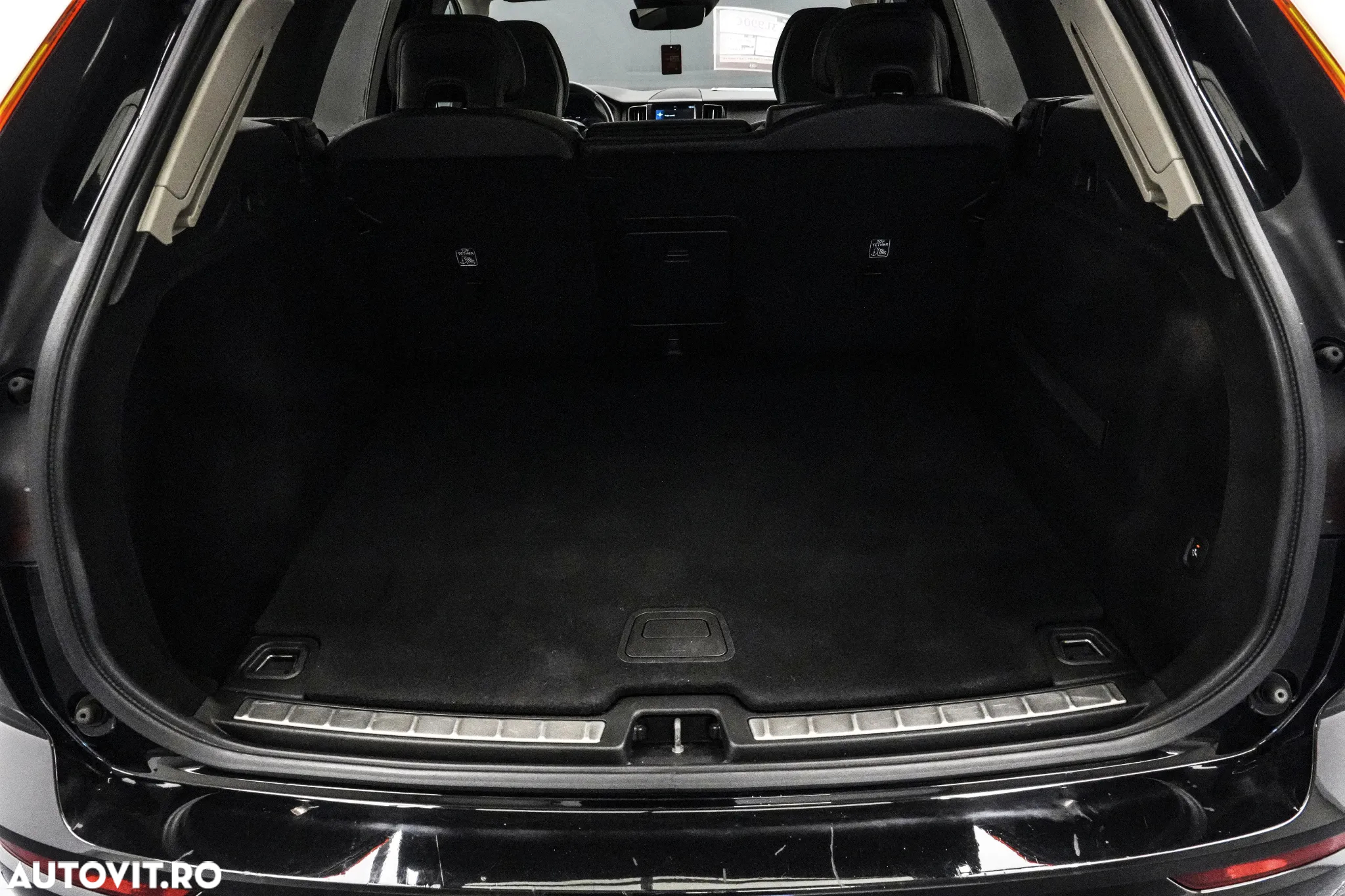 Volvo XC 60 T8 Twin Engine AWD Momentum Pro - 23