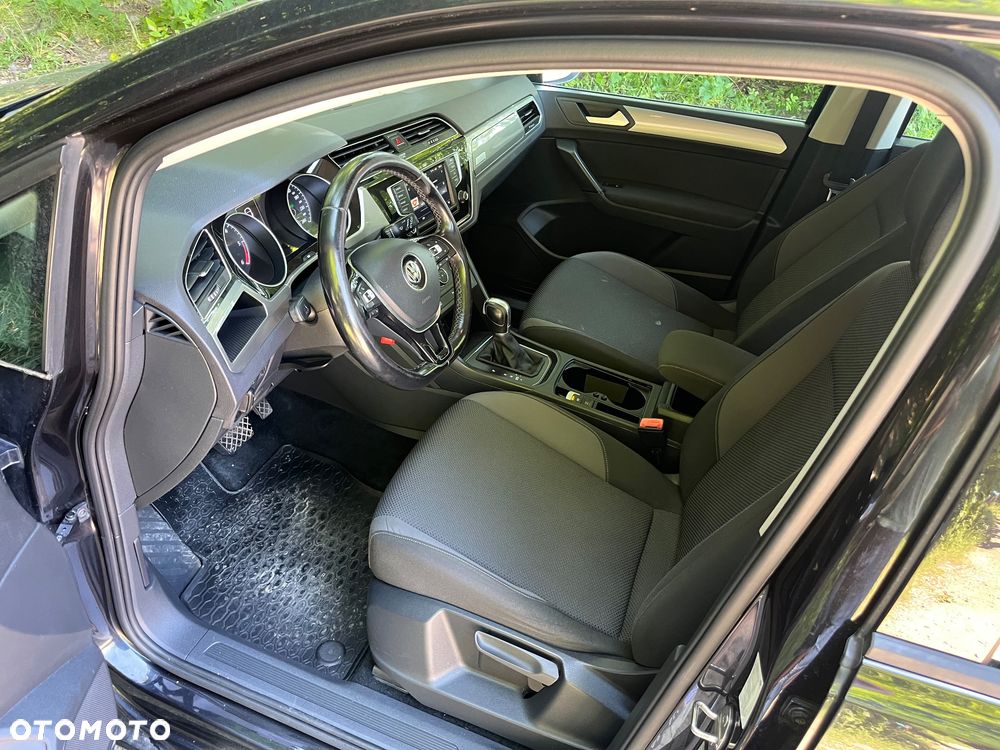 Volkswagen Touran - 15