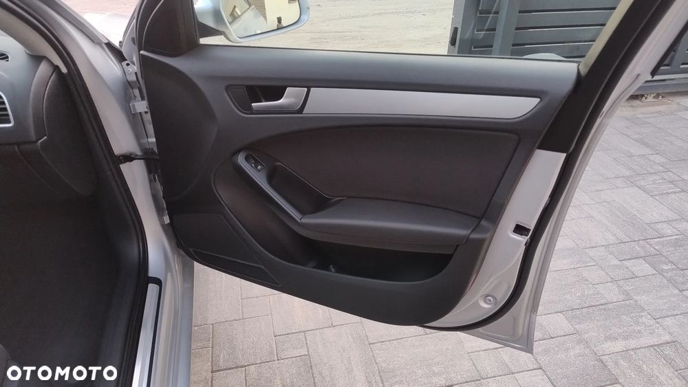 Audi A4 Avant 2.0 TDI DPF multitronic Ambiente - 19