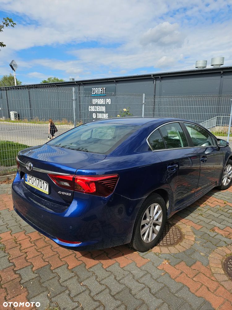 Toyota Avensis 1.6 Premium - 4