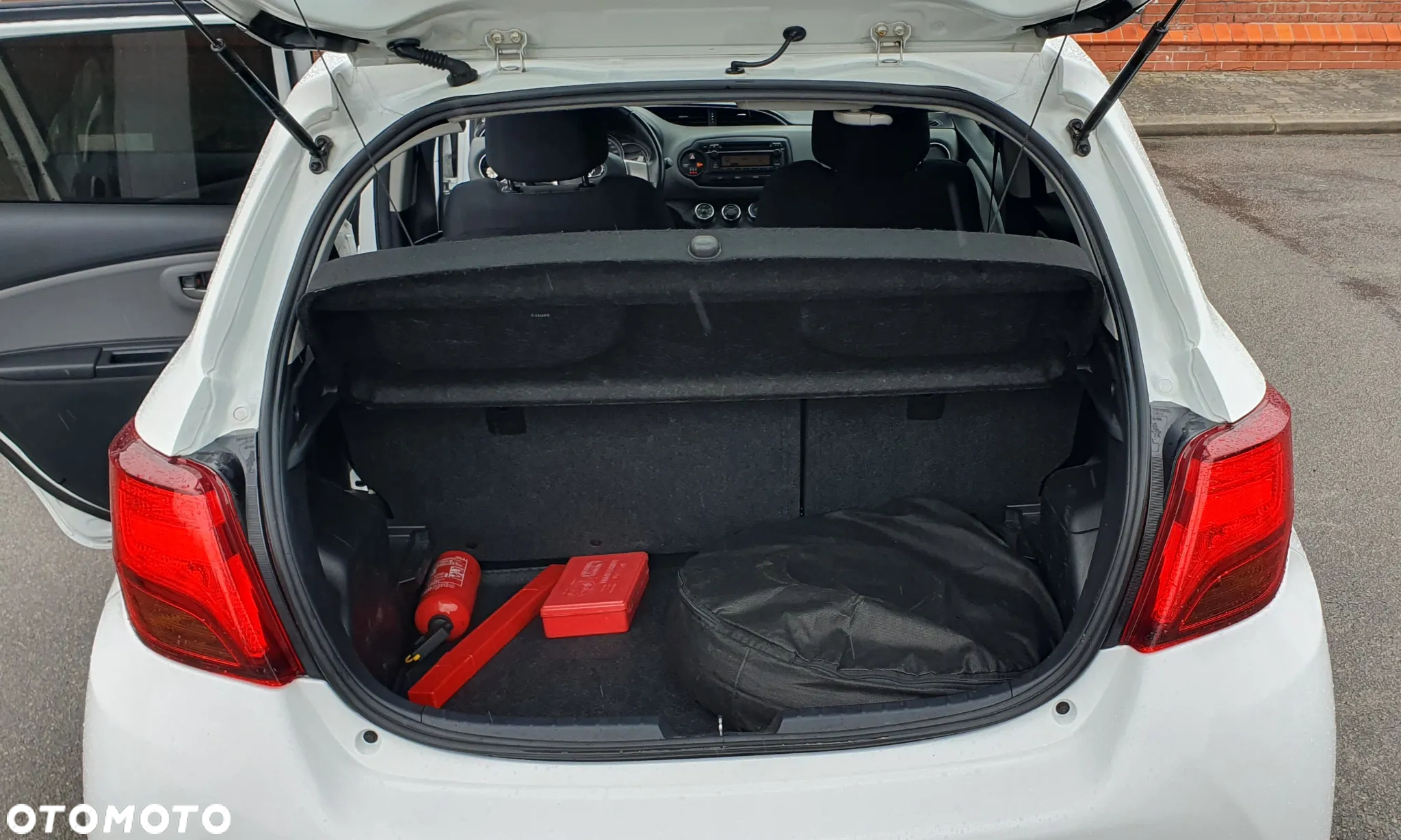 Toyota Yaris 1.0 Premium - 10