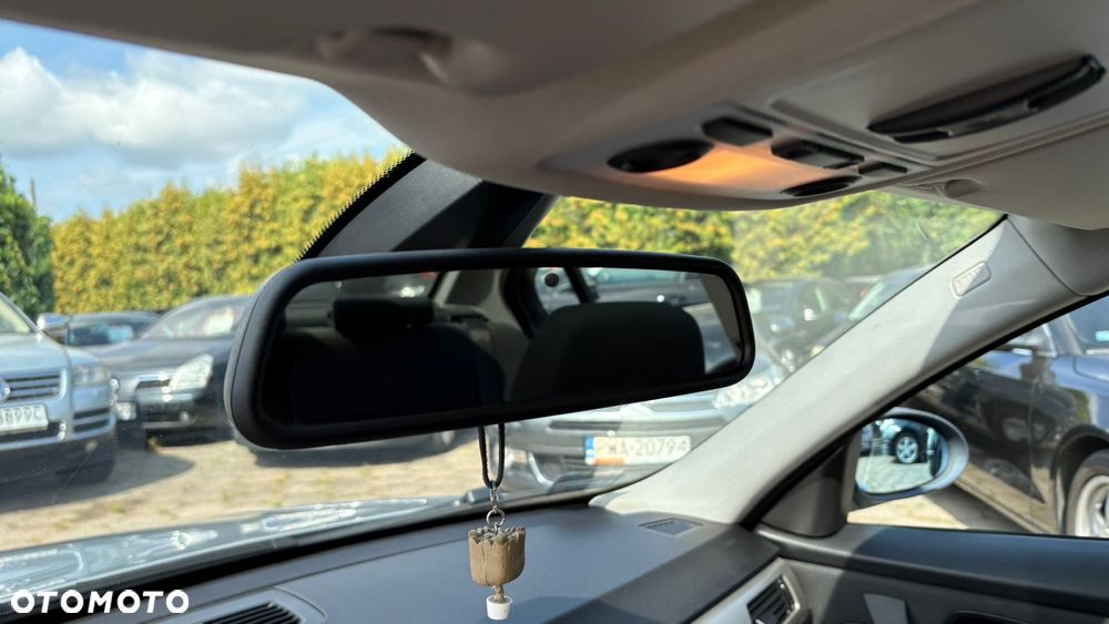 BMW Seria 3 318i - 27