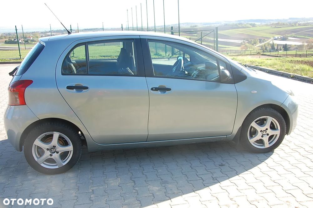 Toyota Yaris 1.3 Sol - 6