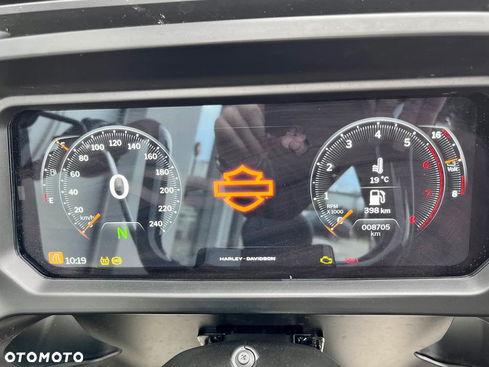 Harley-Davidson Touring Road Glide - 11