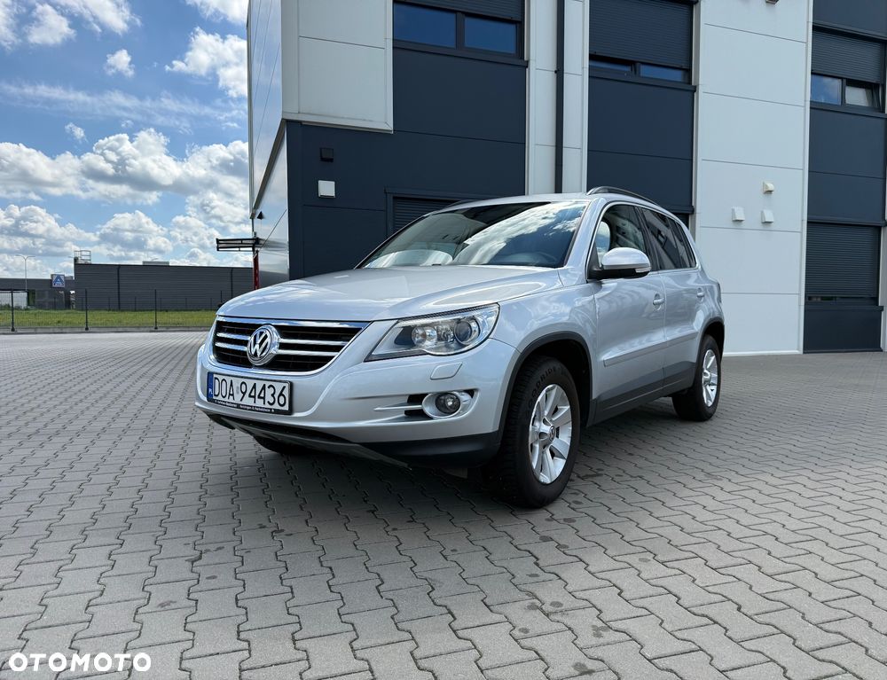 Volkswagen Tiguan - 1