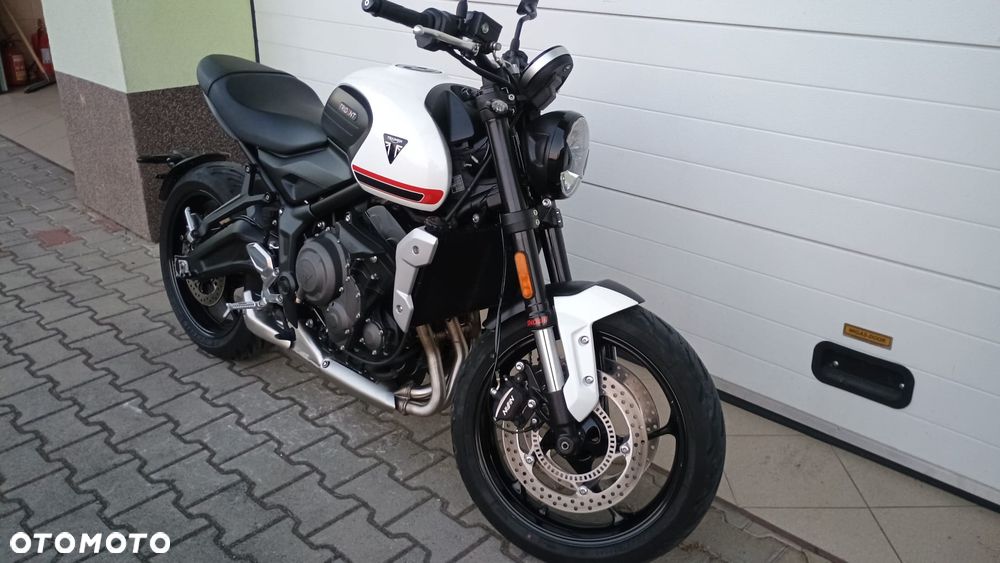 Triumph Trident - 24