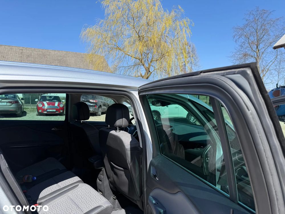 Opel Zafira 1.9 CDTI 111 - 12