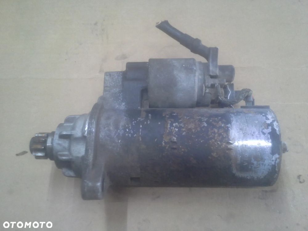 Volkswagen Bora 1.9 TDi rozrusznik Bosch 0001125018 - 3