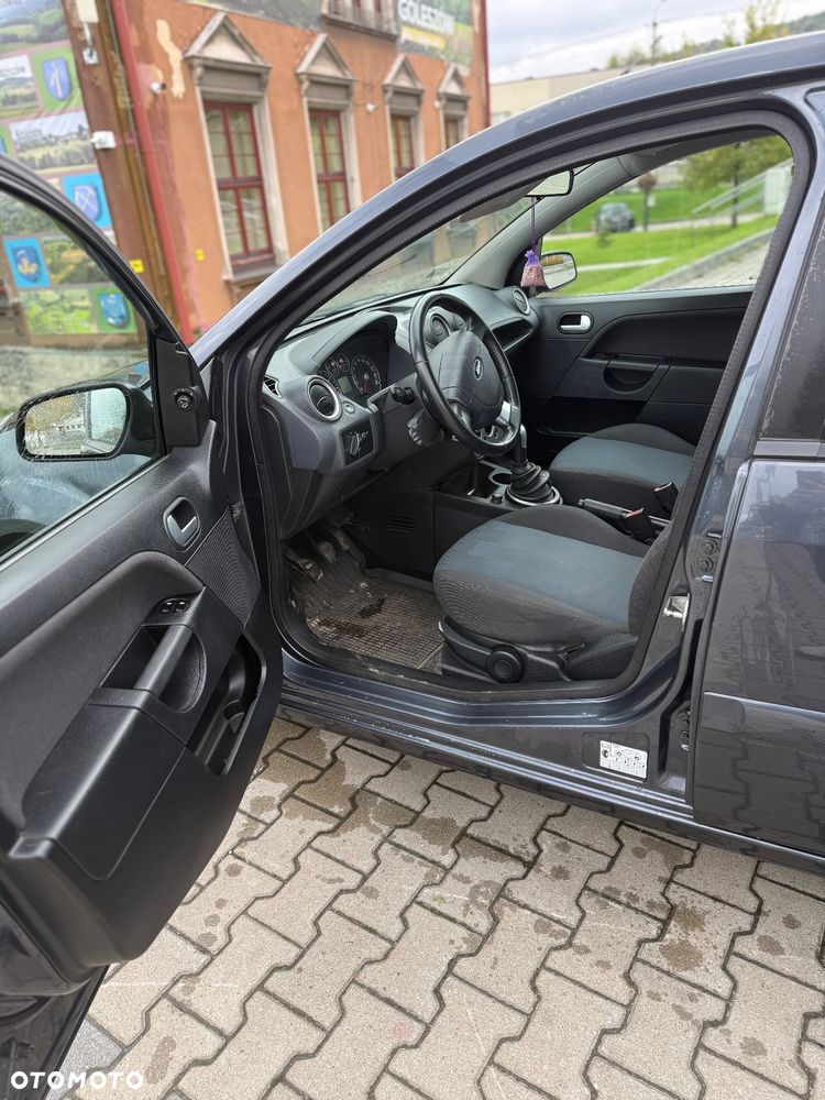 Ford Fiesta - 7