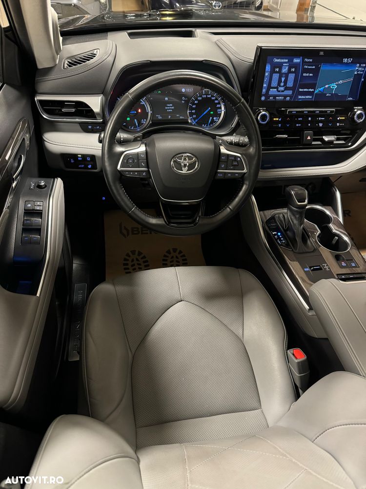 Toyota Highlander 2.5 Hybrid Luxury - 13