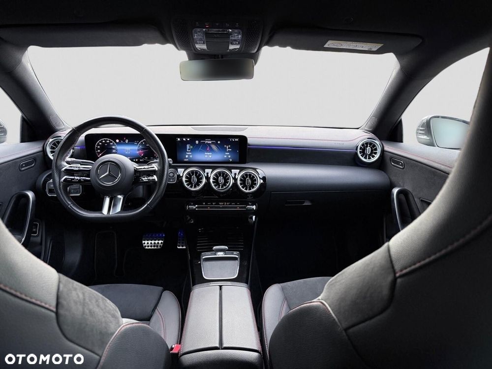 Mercedes-Benz CLA 200 AMG Line 7G-DCT - 17