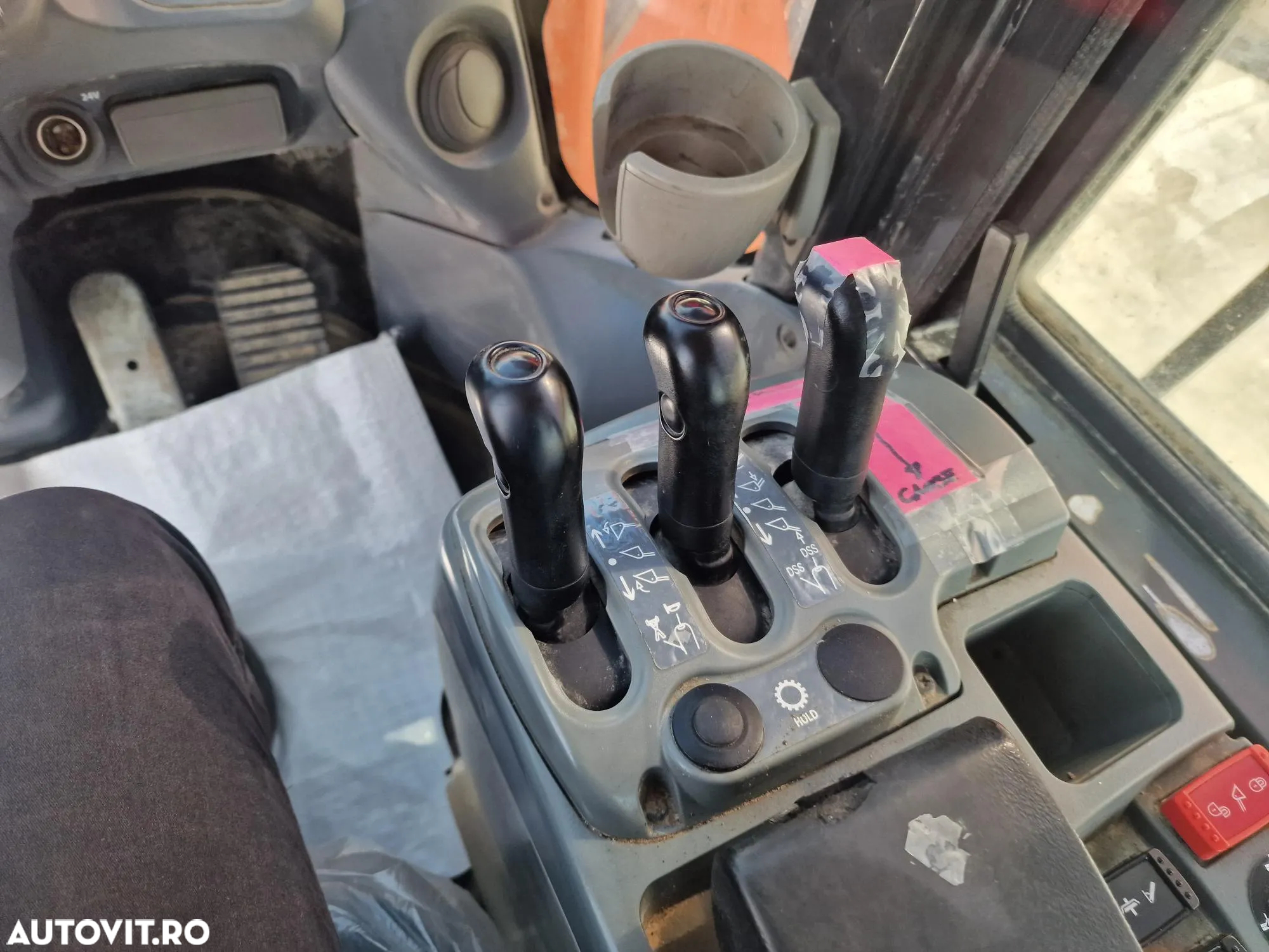 Hitachi ZW330-6, 2016, 7.477h, 33 tone, cupa 5,5mc cu dinti, Cupla rapida,Gresare automata, Anvelope NOI, STARE FOARTE BUNA-posibilitate leasing-PROMOTIE 109.900 EUR+Tva - 12