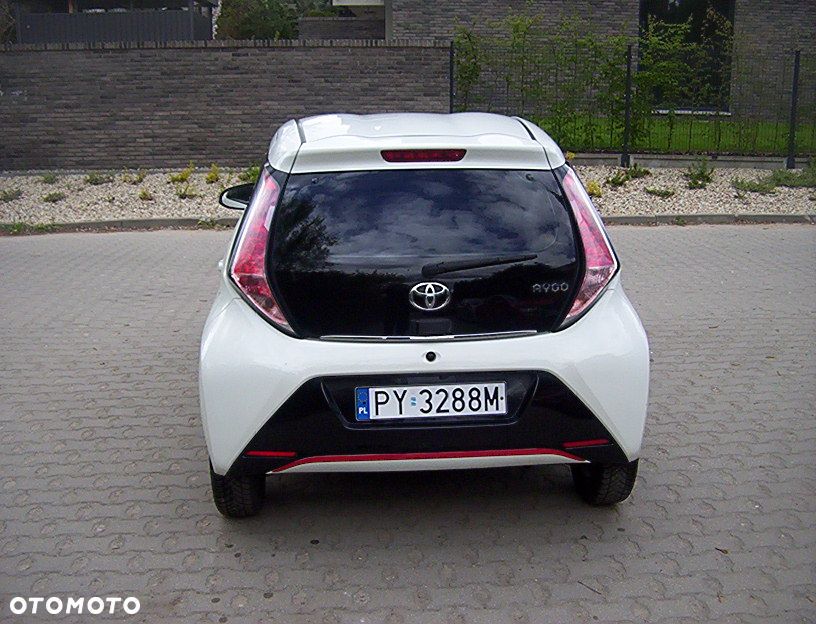 Toyota Aygo x-play Edition-S - 16
