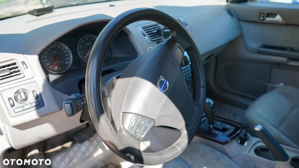 Volvo S40 2.4 - 17