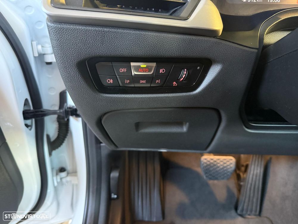 BMW 320 d Auto - 13